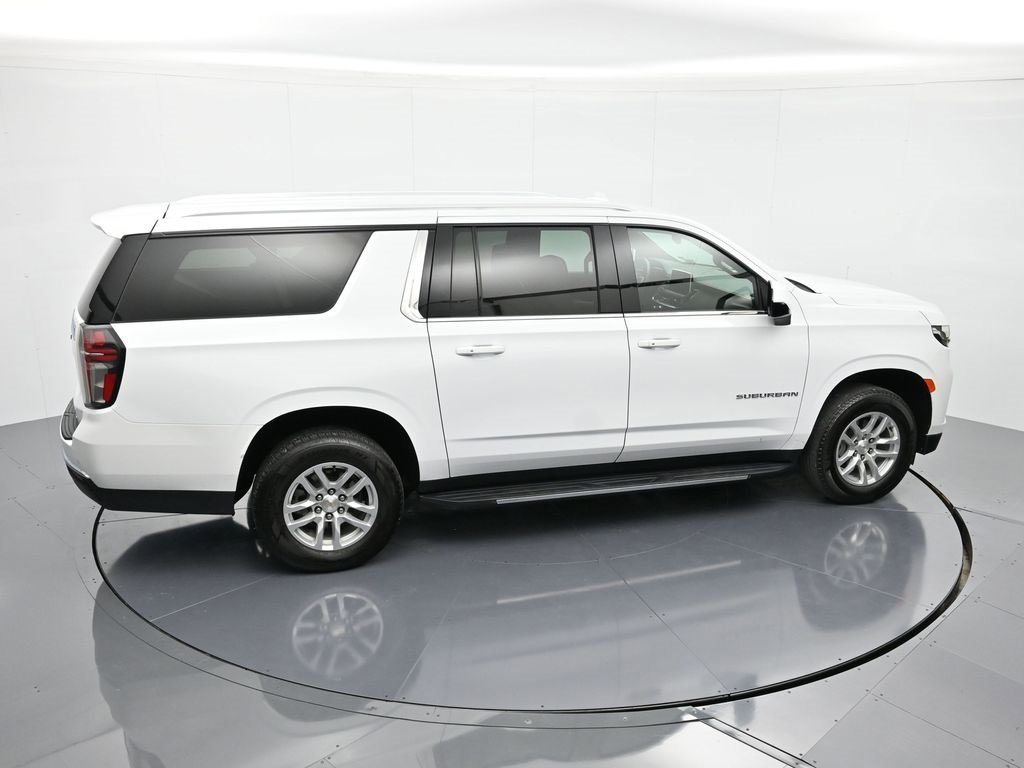 Used 2024 Chevrolet Suburban LT image 32