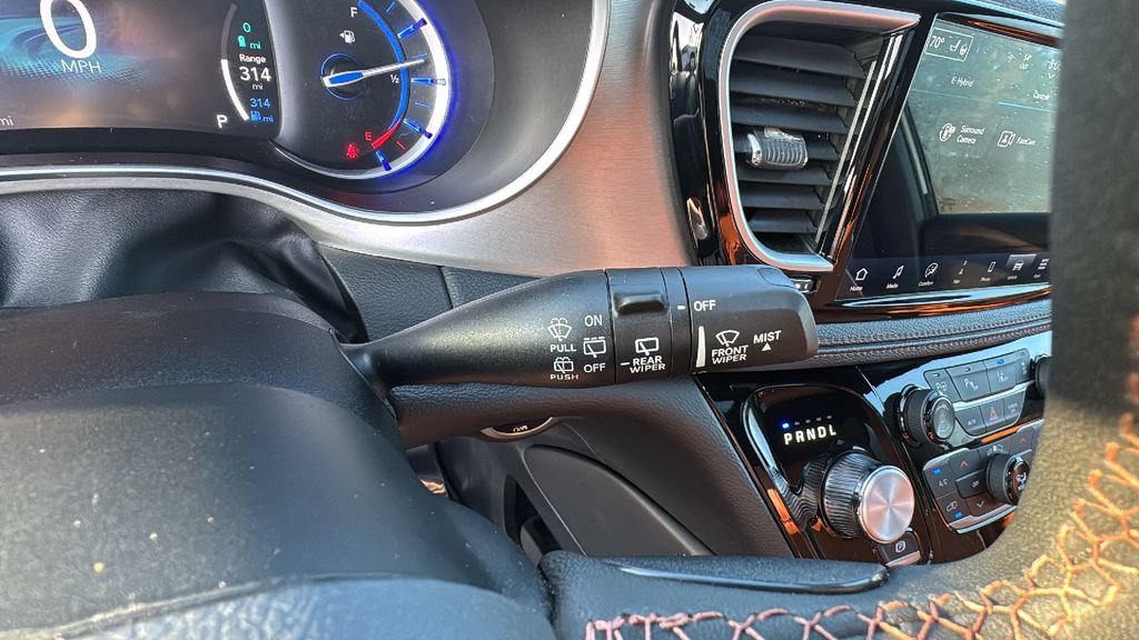 Used 2024 Chrysler Pacifica Pinnacle FWD image 19