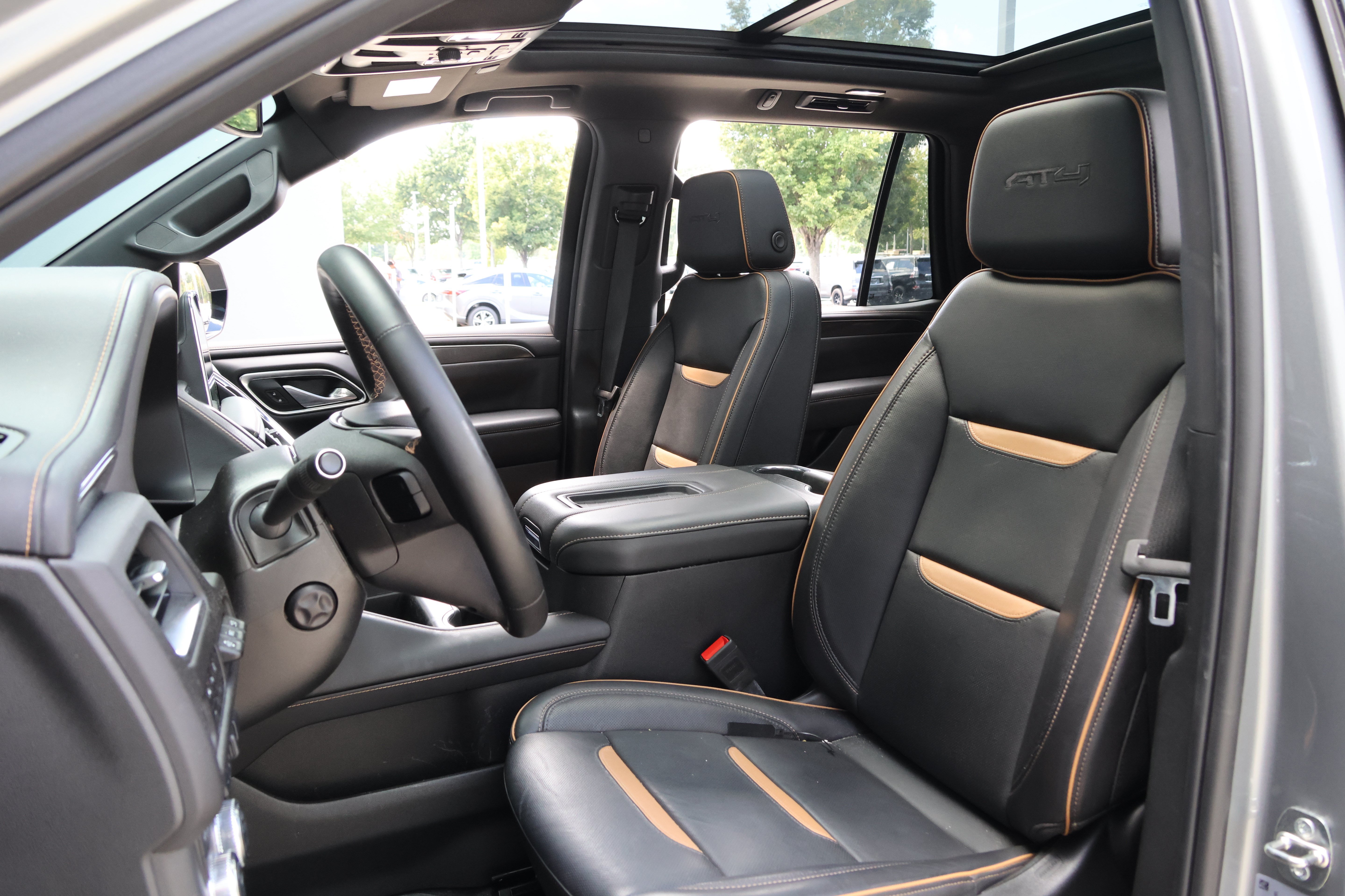 Used 2024 GMC Yukon AT4 w/ Technology Package AWD/4WD image 36