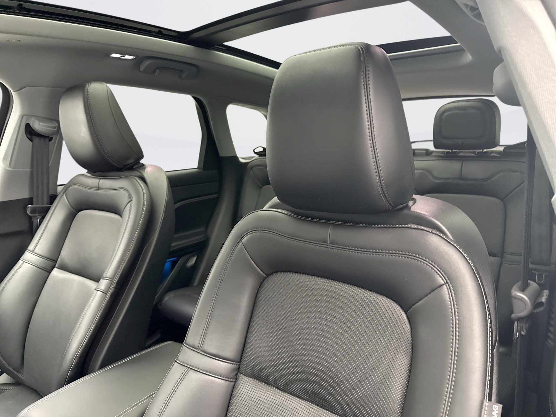 Used 2022 Lincoln Corsair AWD w/ Premium Package image 10