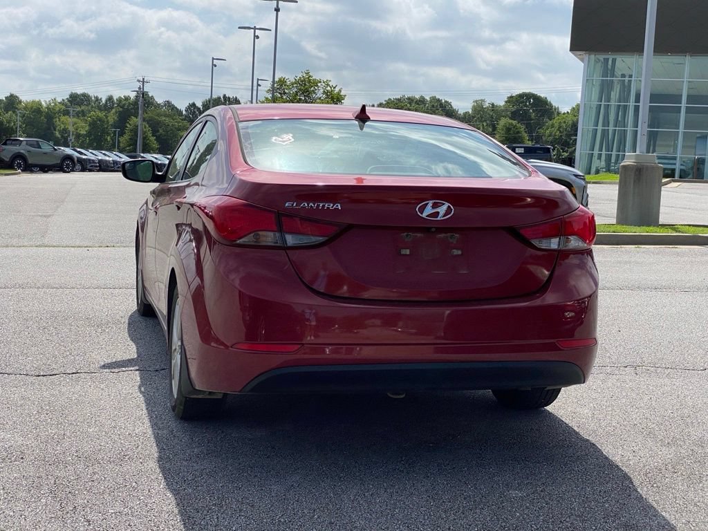 Used 2015 Hyundai Elantra SE w/ Option Group 02 FWD image 5