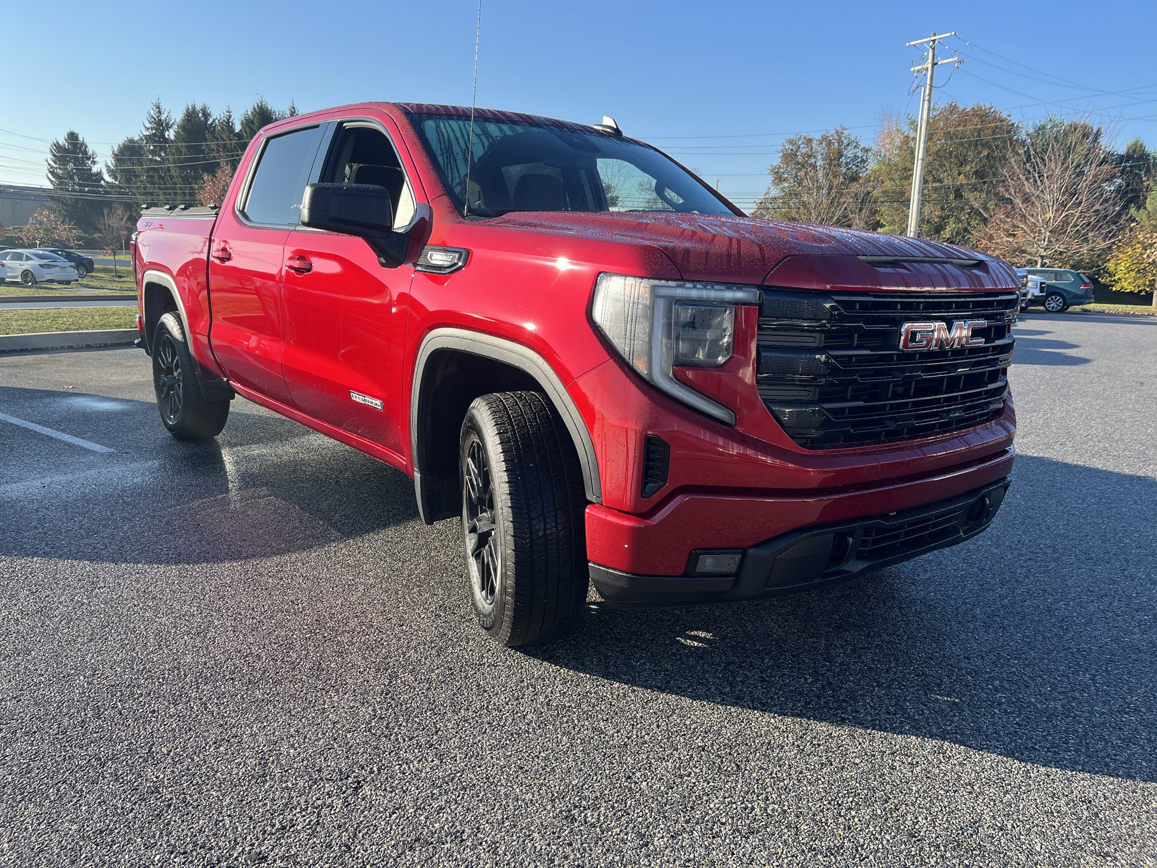 Used 2024 GMC Sierra 1500 Elevation image 3