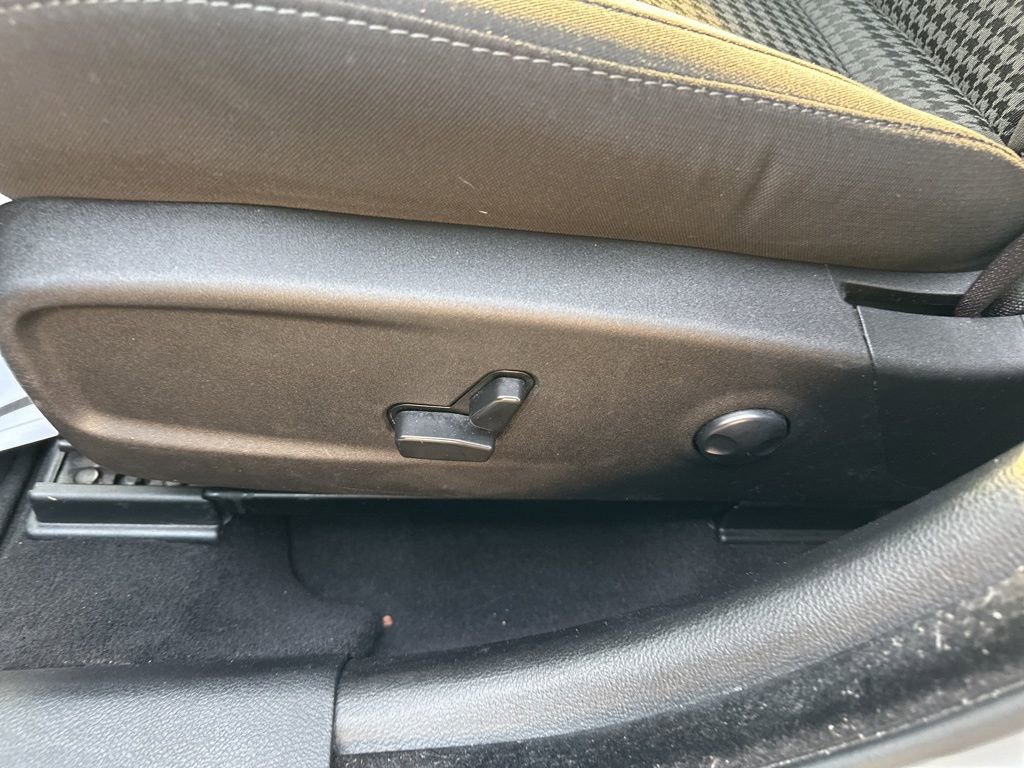 Used 2023 Dodge Charger SXT image 11