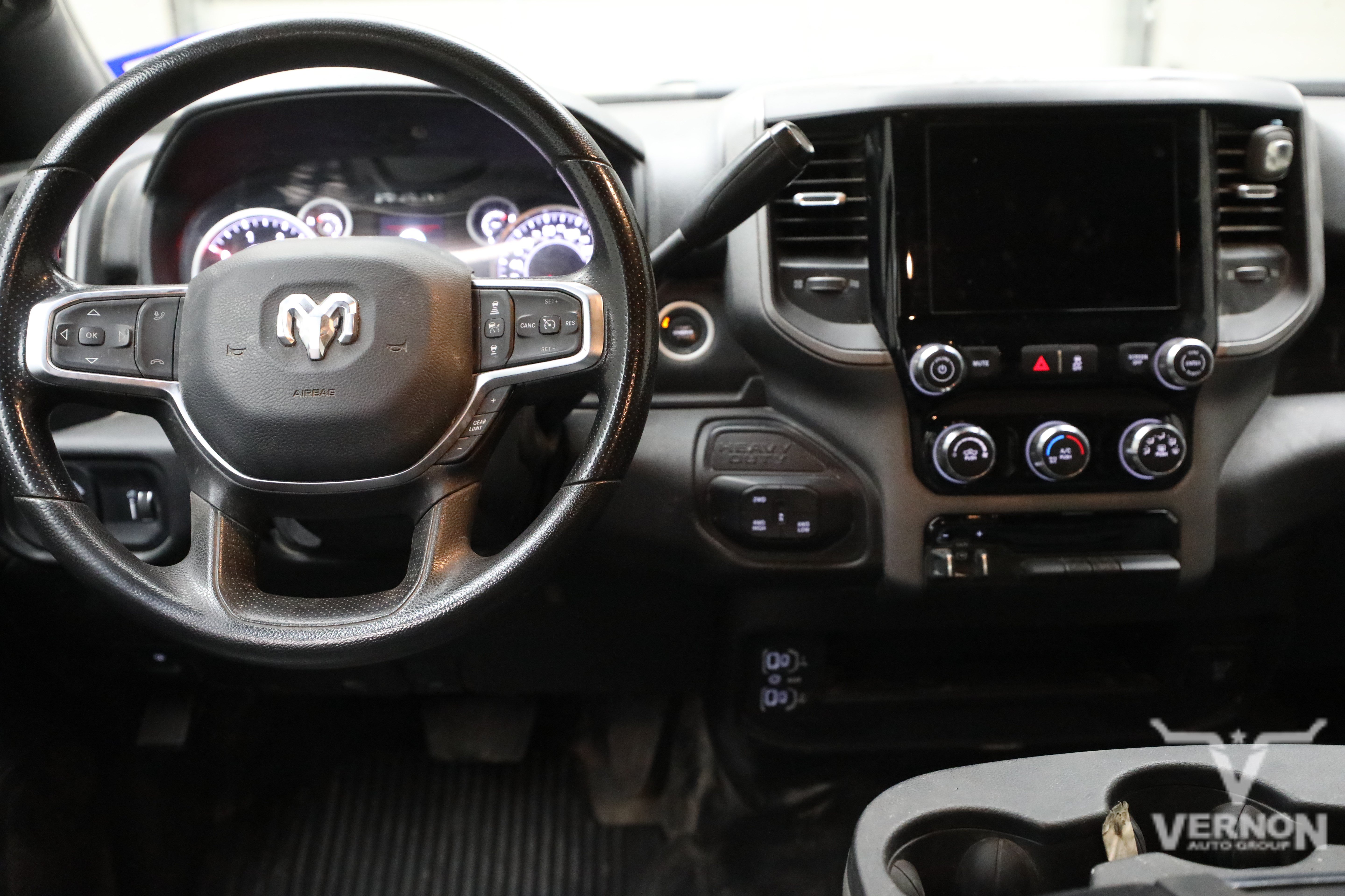 Used 2025 RAM 2500 Tradesman w/ Chrome Appearance Group AWD/4WD image 9