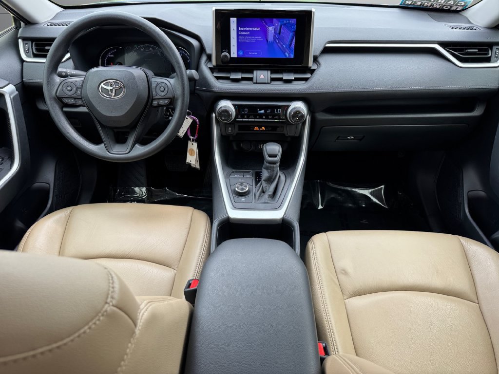 Certified 2025 Toyota RAV4 LE AWD/4WD image 12