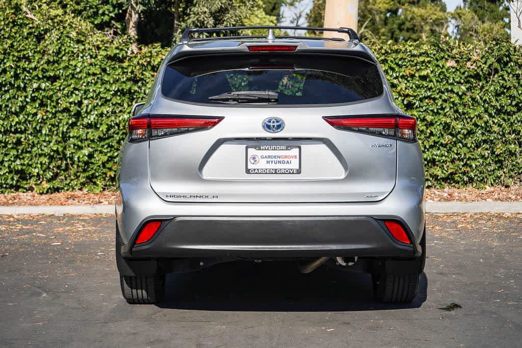 Used 2021 Toyota Highlander XLE AWD/4WD image 5