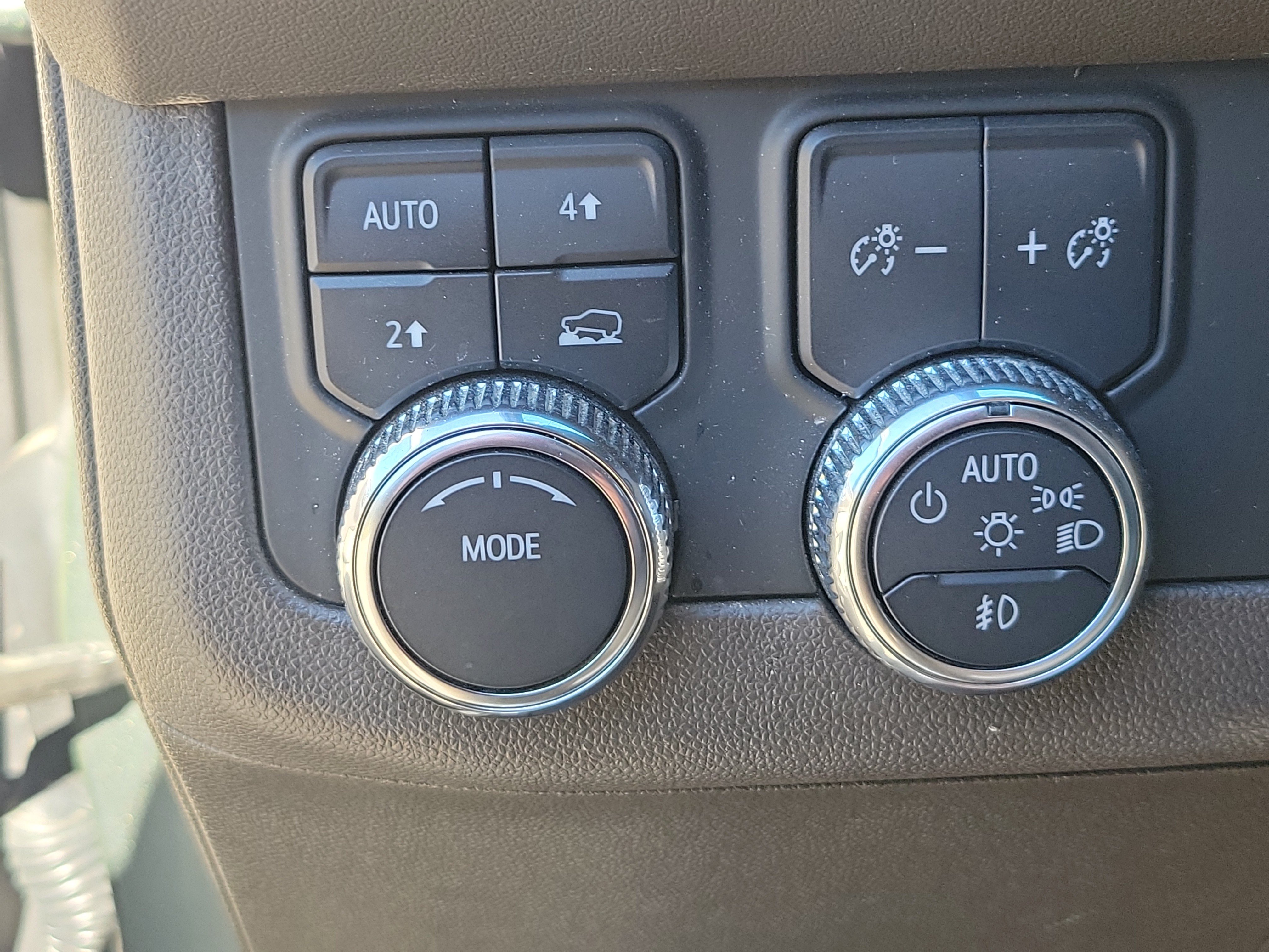 Used 2023 GMC Yukon SLT w/ SLT Premium Package AWD/4WD image 31