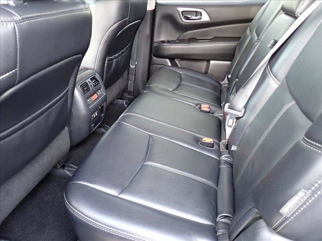 Used 2019 Nissan Pathfinder SL AWD/4WD image 10