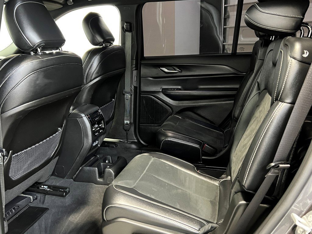 Certified 2024 Jeep Grand Cherokee L Altitude image 20