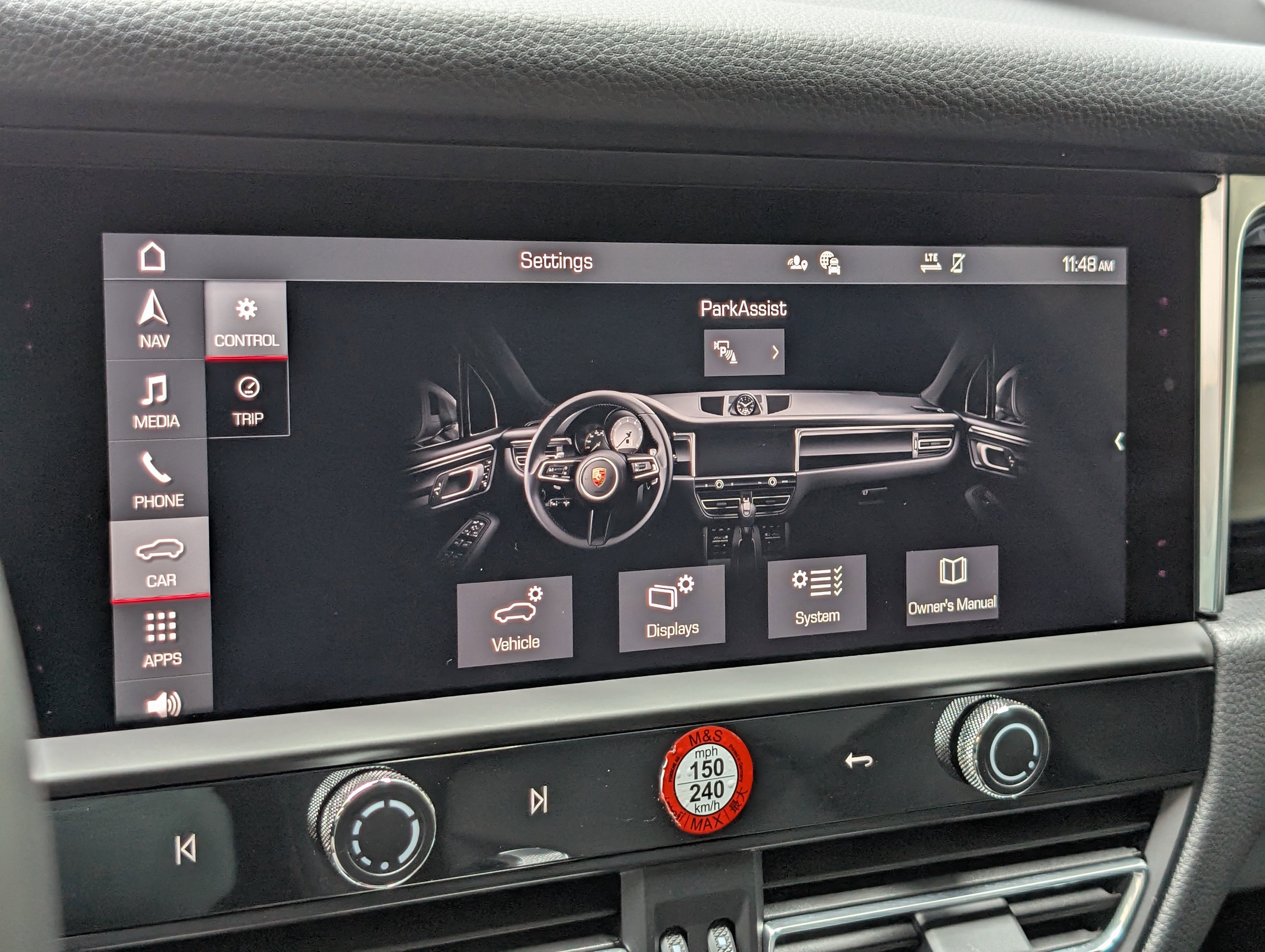 Certified 2025 Porsche Macan image 33