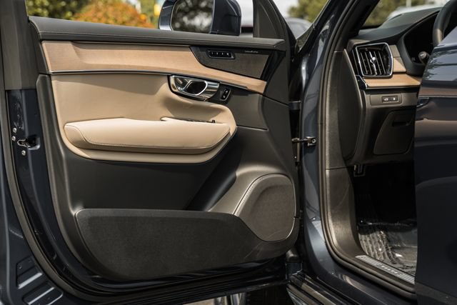 New 2026 Volvo XC90 T8 Ultra w/ Protection Package Premier AWD/4WD image 40