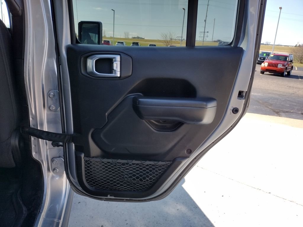 Used 2021 Jeep Gladiator Willys image 30