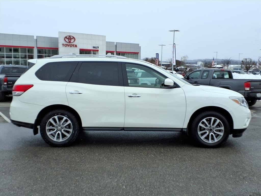 Used 2016 Nissan Pathfinder S image 3
