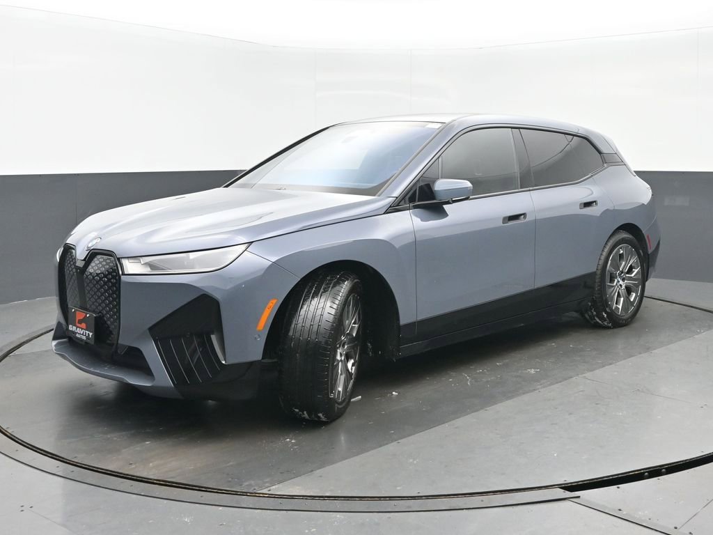 Used 2023 BMW iX xDrive50 w/ Ultimate Package 2 image 7