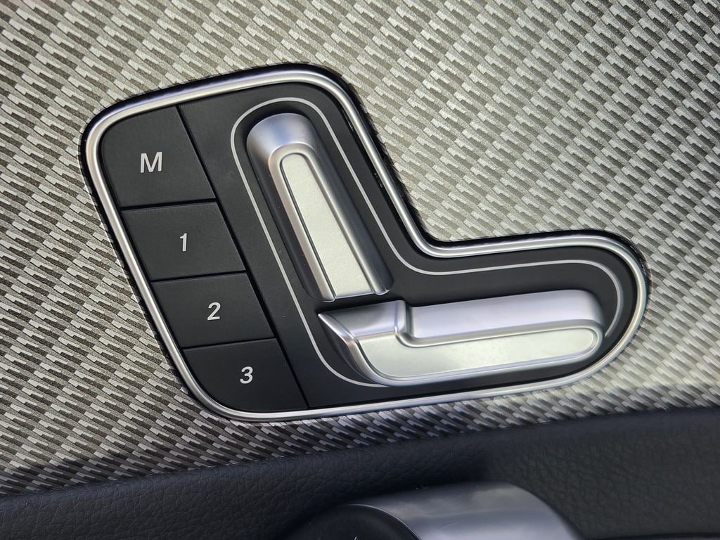 Used 2025 Mercedes-Benz CLA 250 4MATIC image 26