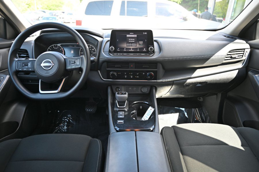 Used 2024 Nissan Rogue S FWD image 12