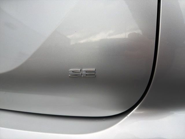 Used 2025 Mitsubishi Outlander SE image 9