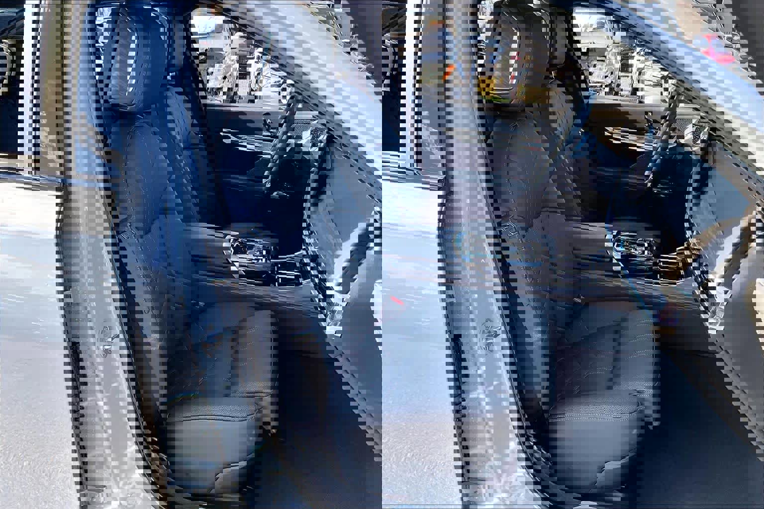 Used 2025 BMW i7 xDrive60 image 8