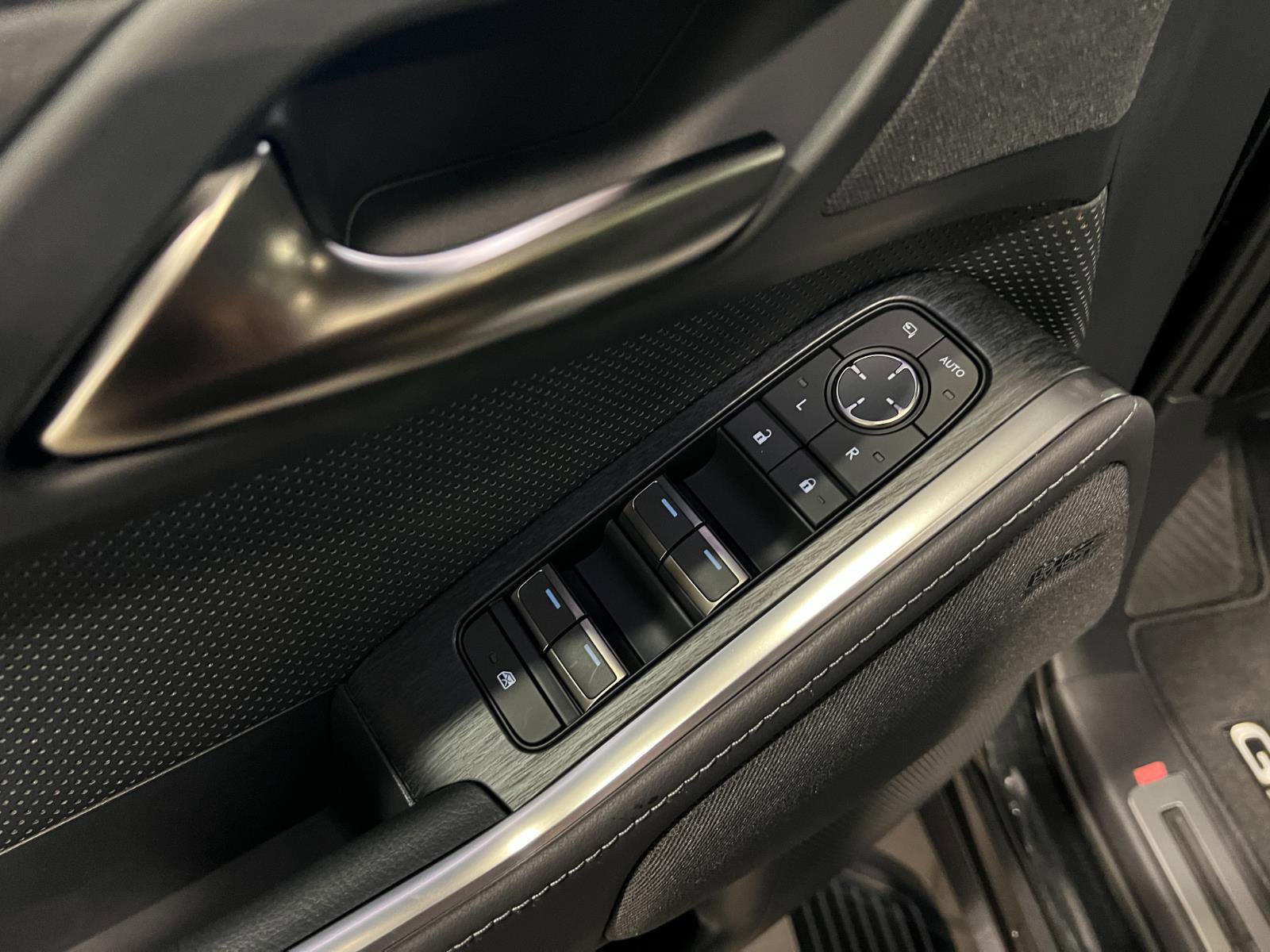 Used 2026 Lexus GX 550 w/ Cold Area Package image 28