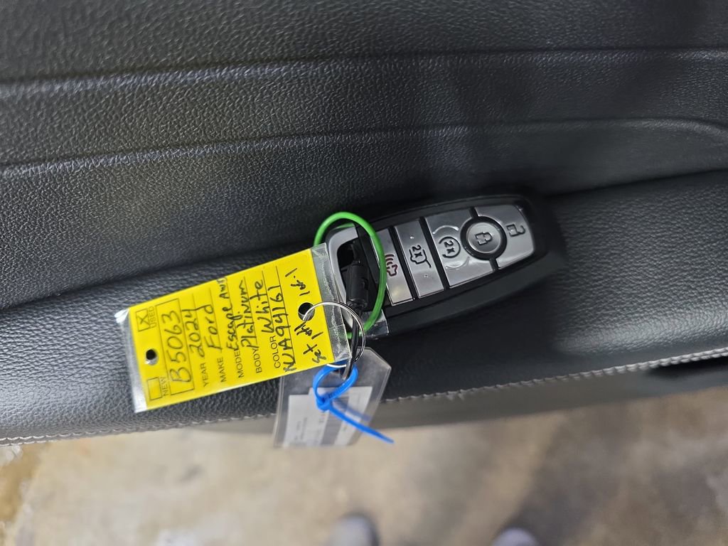 Used 2024 Ford Escape Platinum image 36
