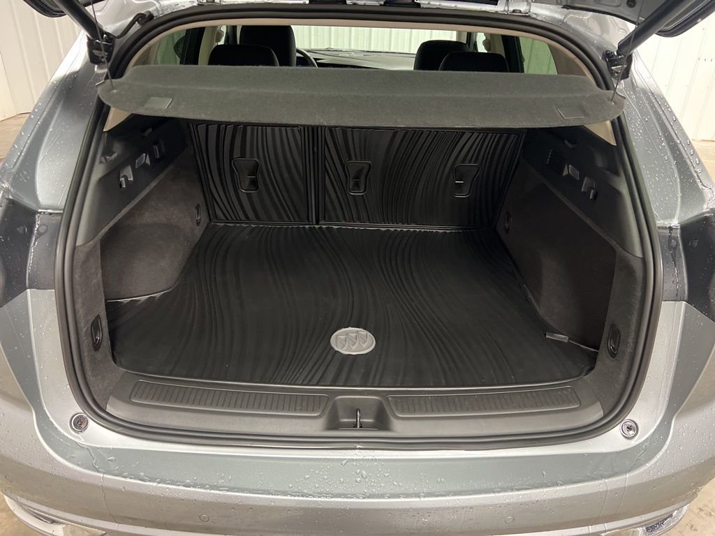 Certified 2023 Buick Envision Avenir image 6