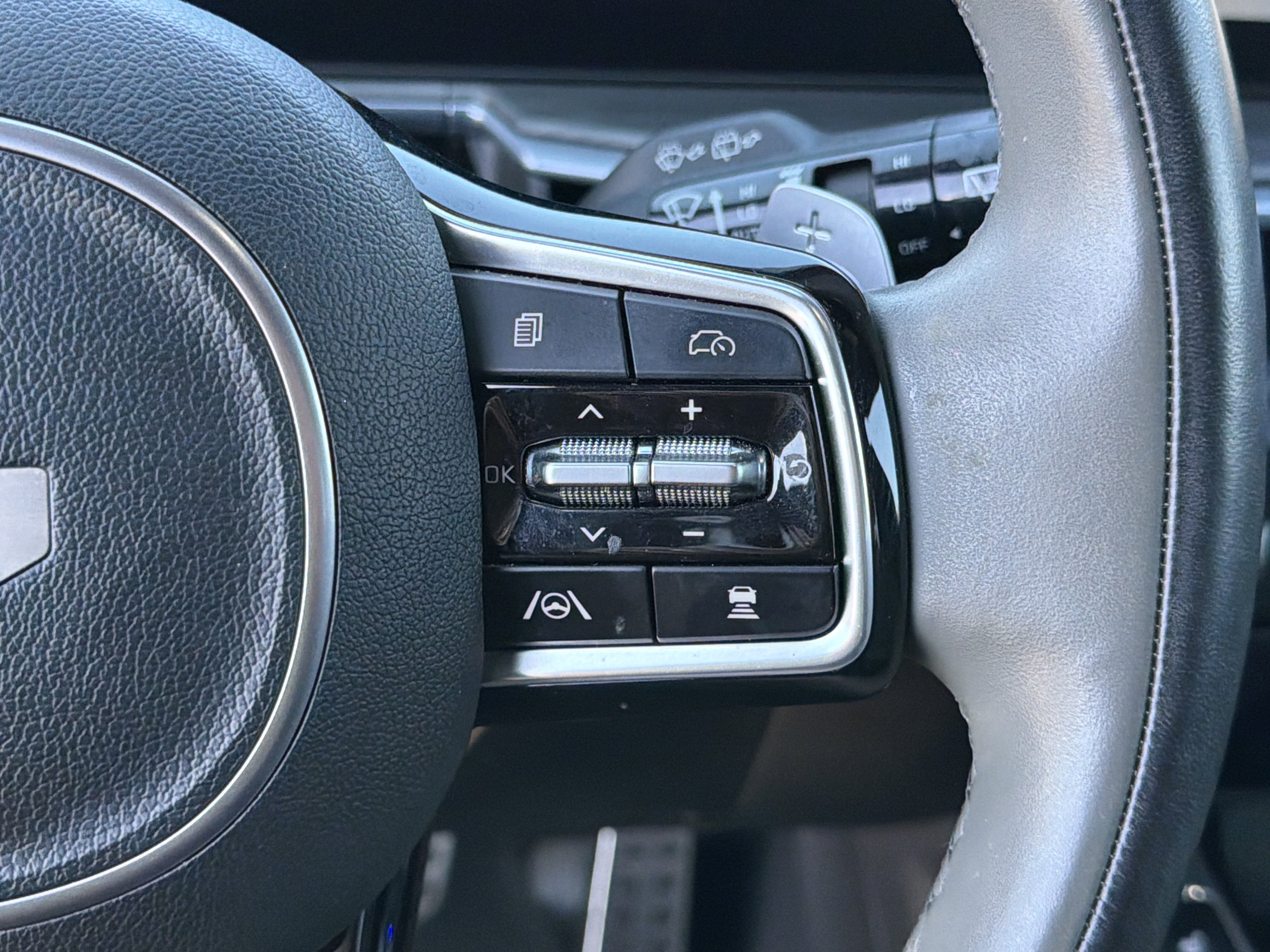 Used 2024 Kia Sorento SX Prestige w/ Sage Leather Package image 26