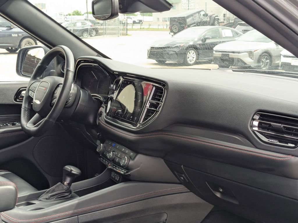 Used 2025 Dodge Durango GT image 32