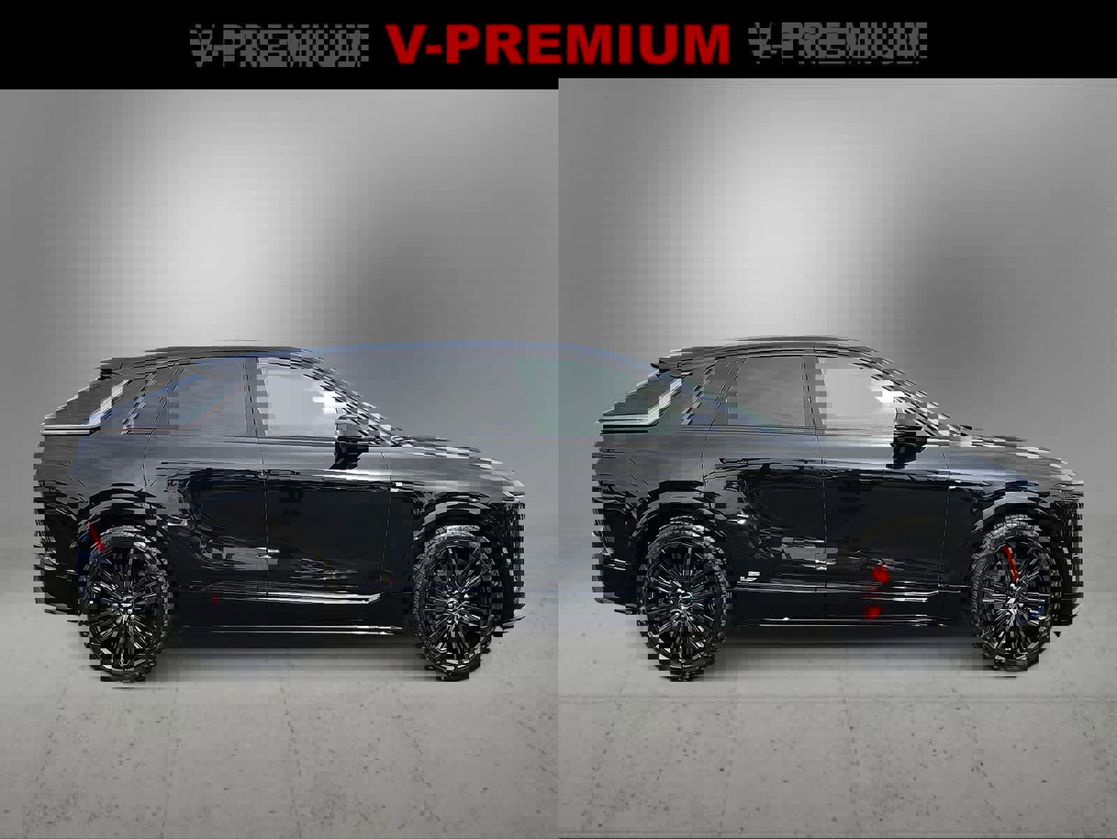 Used 2026 Cadillac Lyriq V w/ LPO, Floor Liner Package image 9