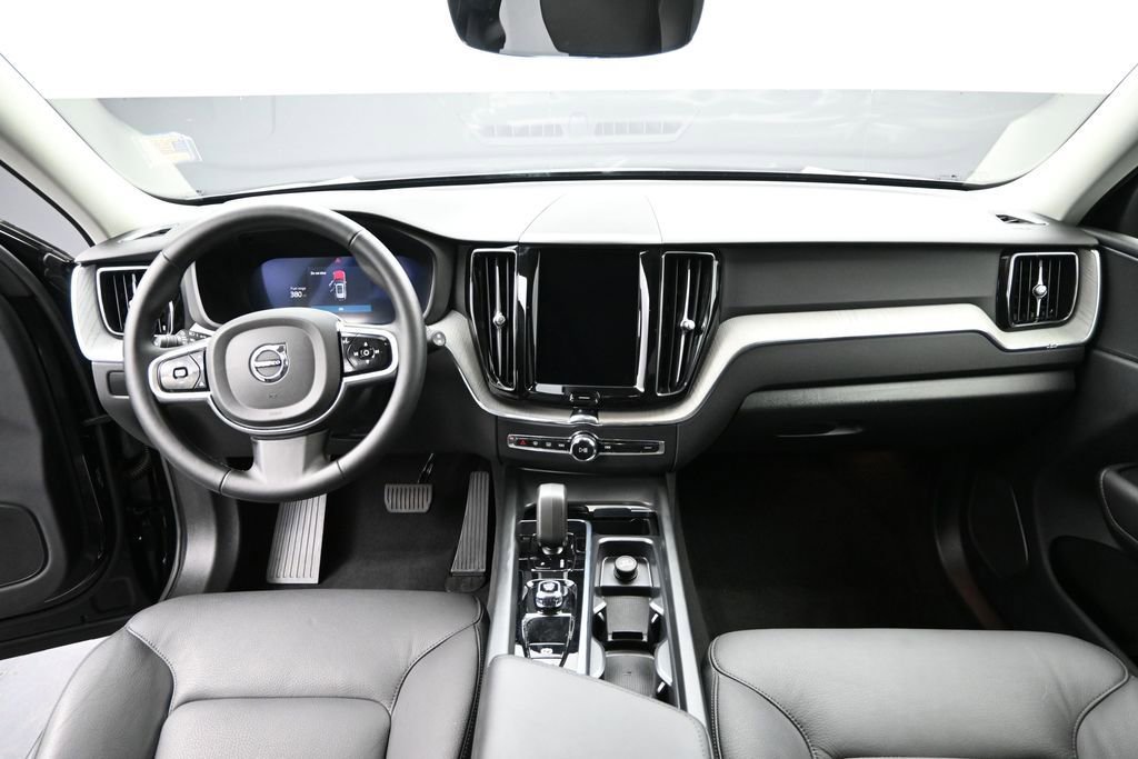 Used 2025 Volvo XC60 B5 Plus w/ Climate Package AWD/4WD image 17