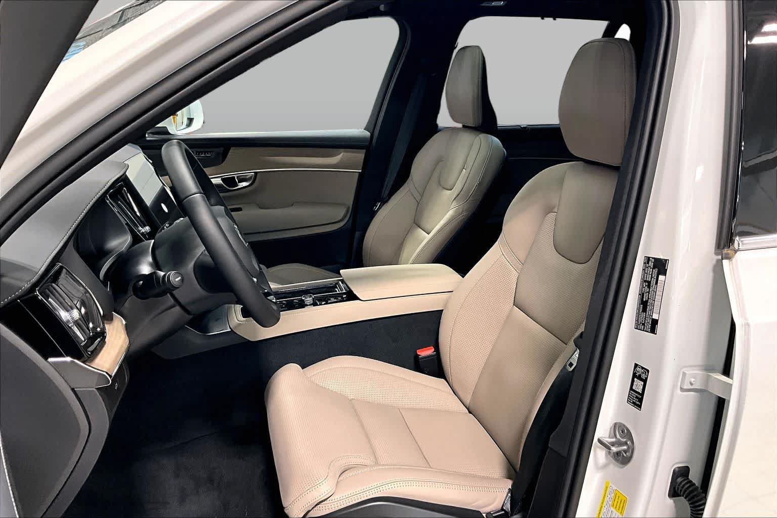 New 2026 Volvo XC90 B6 Ultra w/ Protection Package AWD/4WD image 13