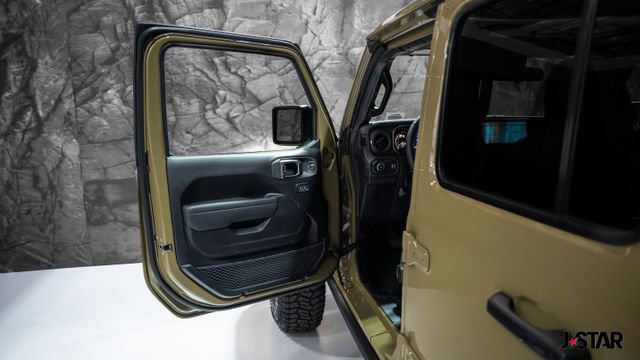 New 2025 Jeep Wrangler Unlimited Rubicon w/ Safety Group image 4