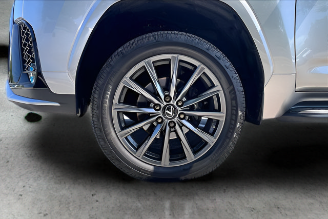 Used 2023 Lexus LX 600 F Sport AWD/4WD image 35