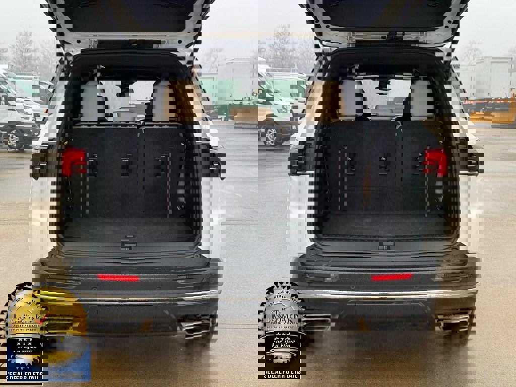 Used 2025 Buick Enclave Preferred image 23