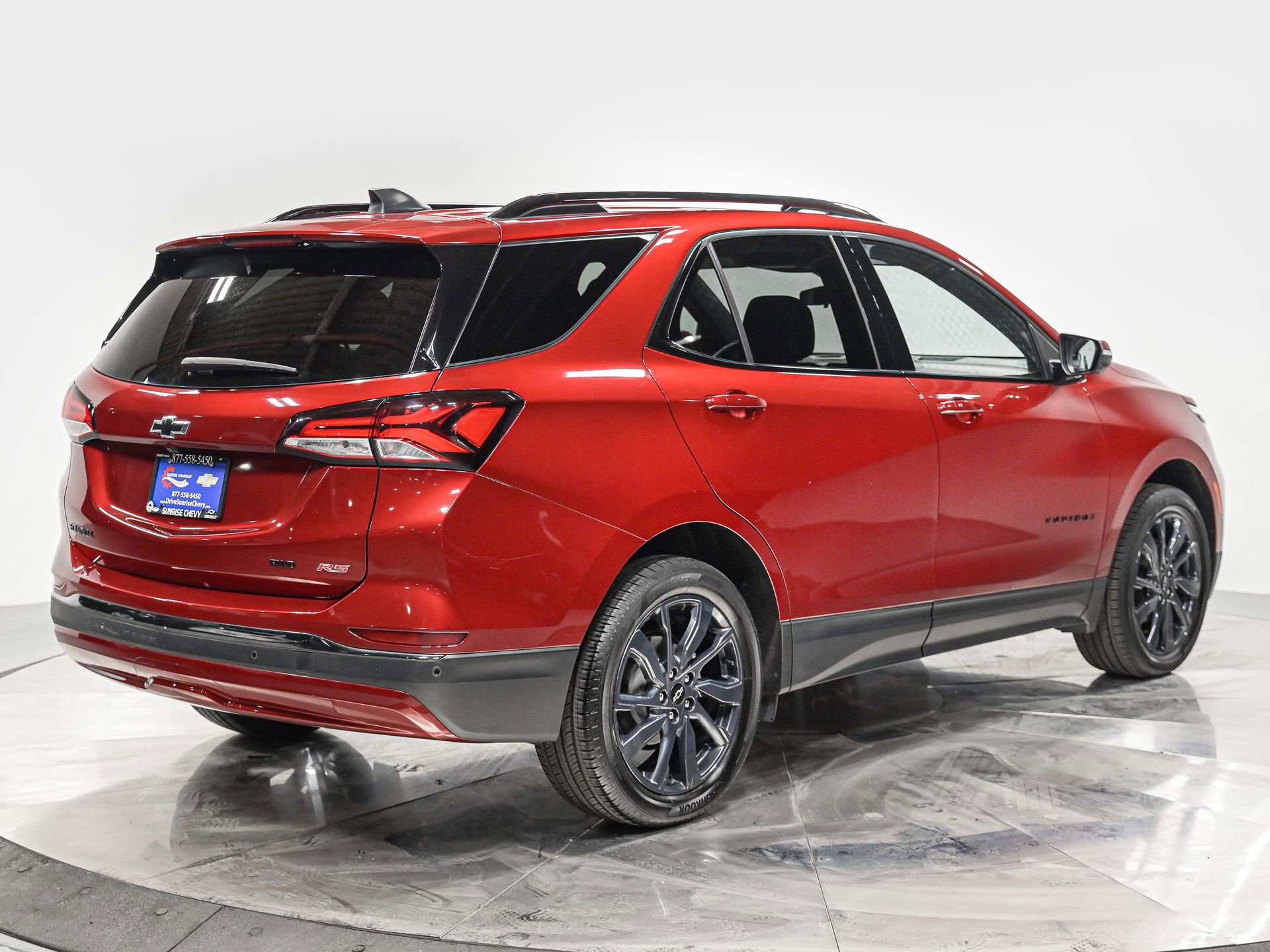 Used 2023 Chevrolet Equinox RS w/ RS Leather Package image 7