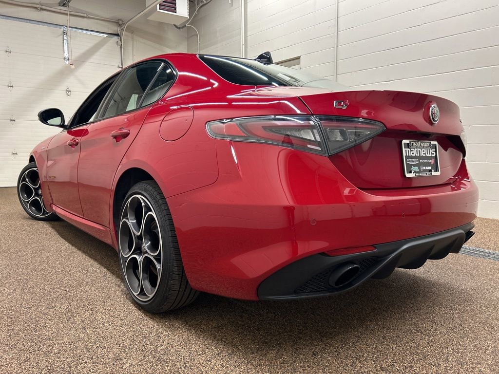 Used 2024 Alfa Romeo Giulia Veloce image 4