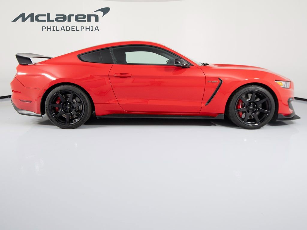 Used 2017 Ford Mustang Shelby GT350R image 4