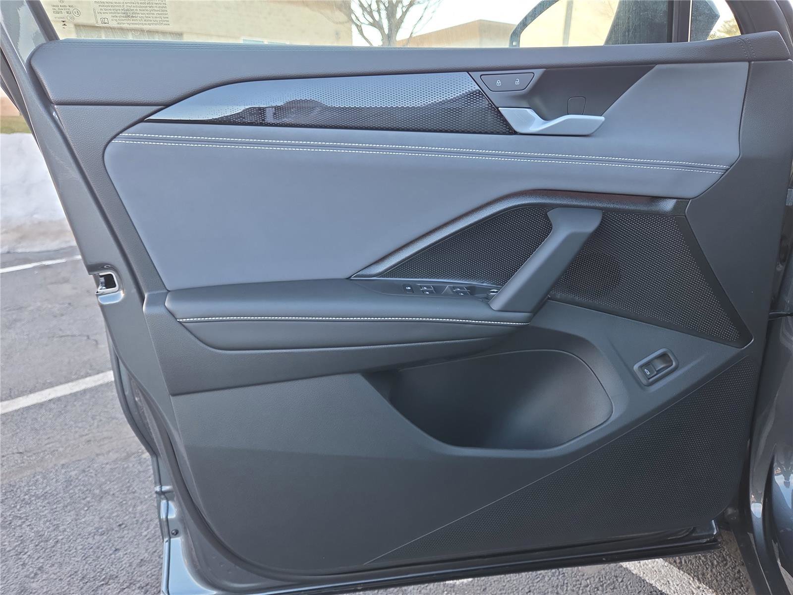 New 2026 Volkswagen Tiguan SE R-Line image 12