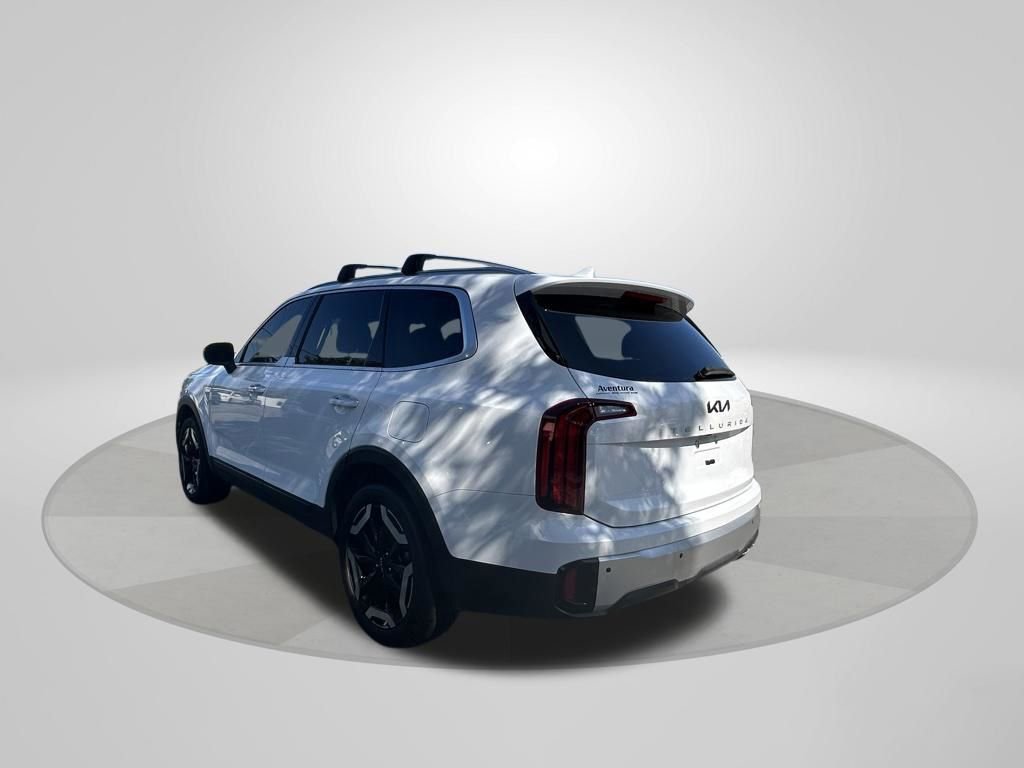 Used 2024 Kia Telluride S image 5