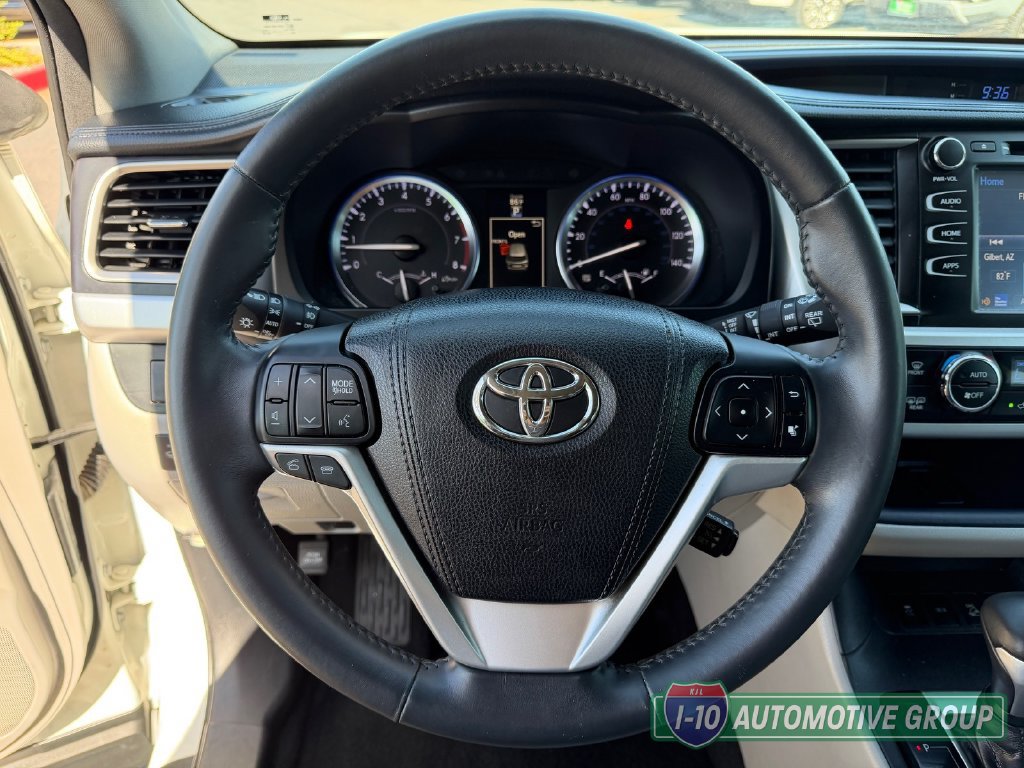 Used 2016 Toyota Highlander XLE AWD/4WD image 18