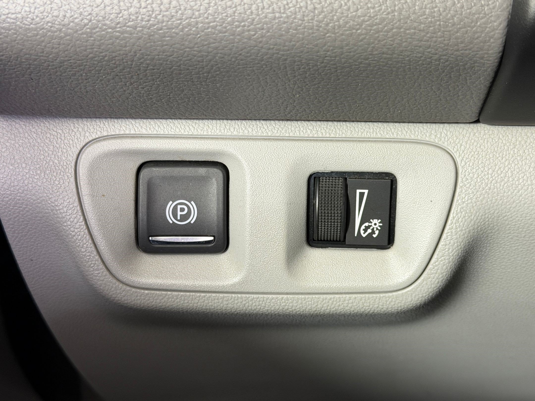 Used 2019 GMC Acadia SLE FWD image 28