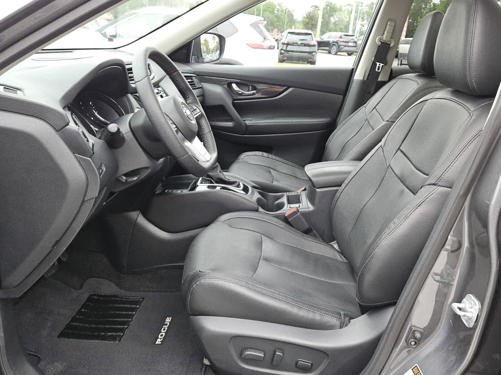 Used 2019 Nissan Rogue SL w/ Premium Package AWD/4WD image 3