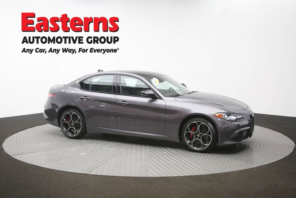Used 2024 Alfa Romeo Giulia Veloce AWD/4WD image 47