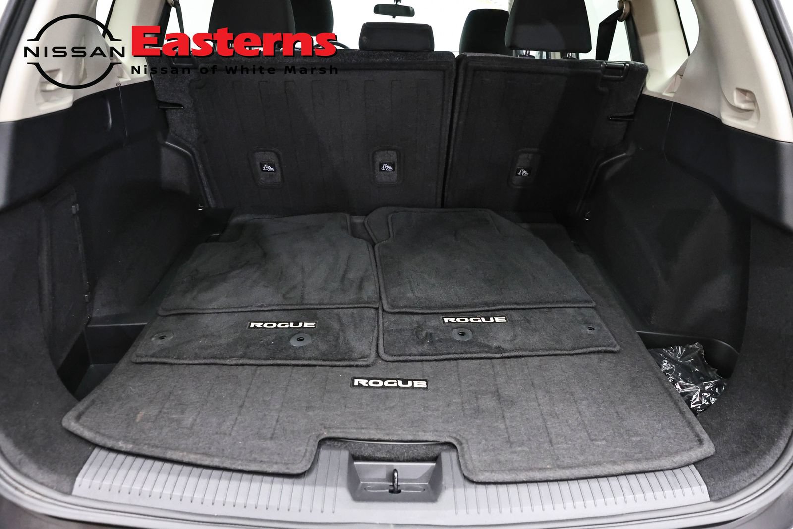 Used 2023 Nissan Rogue SV AWD/4WD image 9