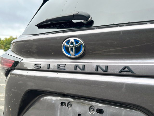 Used 2022 Toyota Sienna XLE AWD/4WD image 13