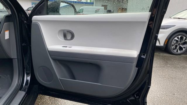 Used 2025 Hyundai Ioniq 5 SE image 23