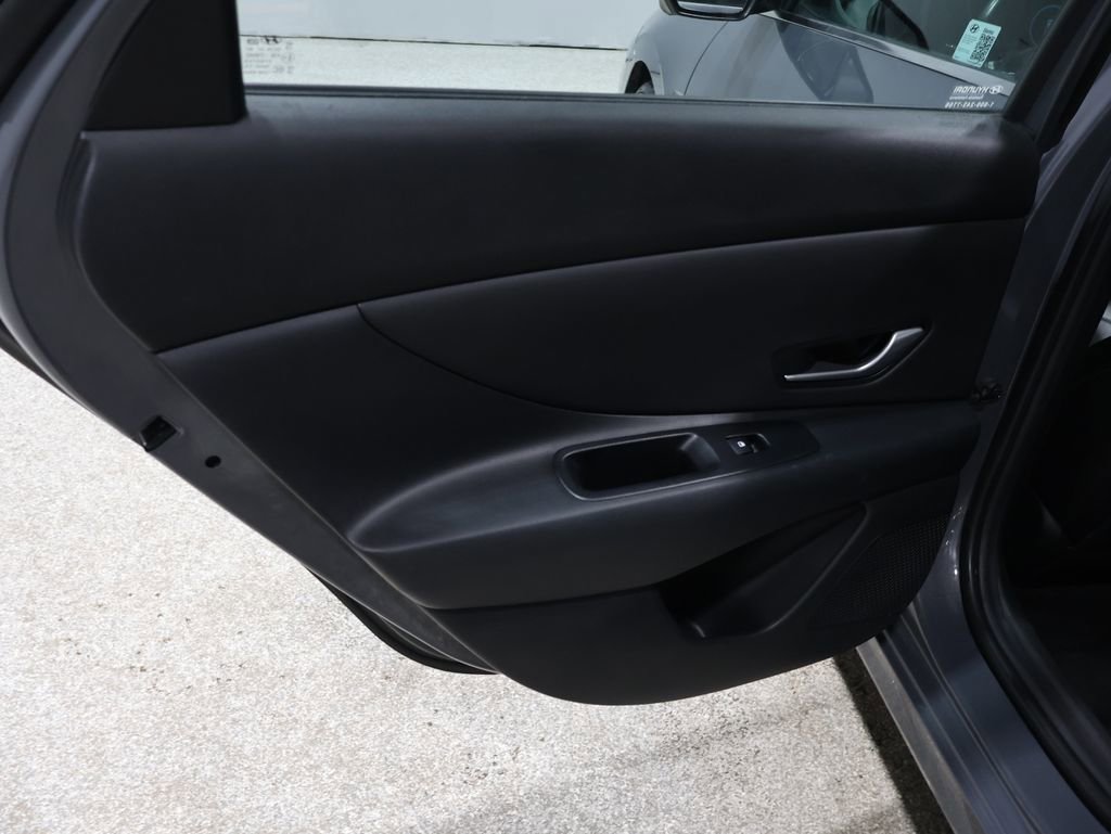 Used 2024 Hyundai Elantra Limited image 20