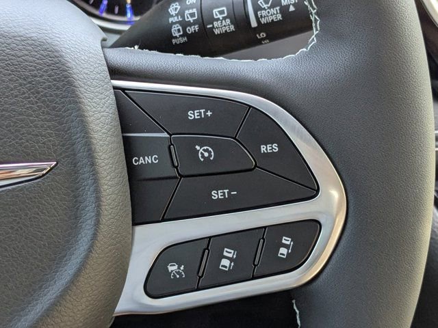 New 2026 Chrysler Pacifica Select FWD image 27