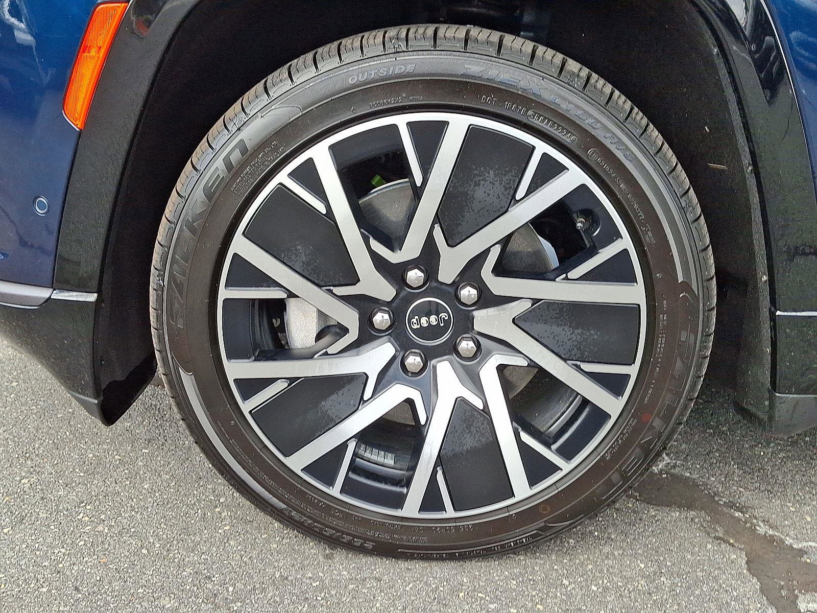 Used 2025 Jeep Wagoneer Limited image 8