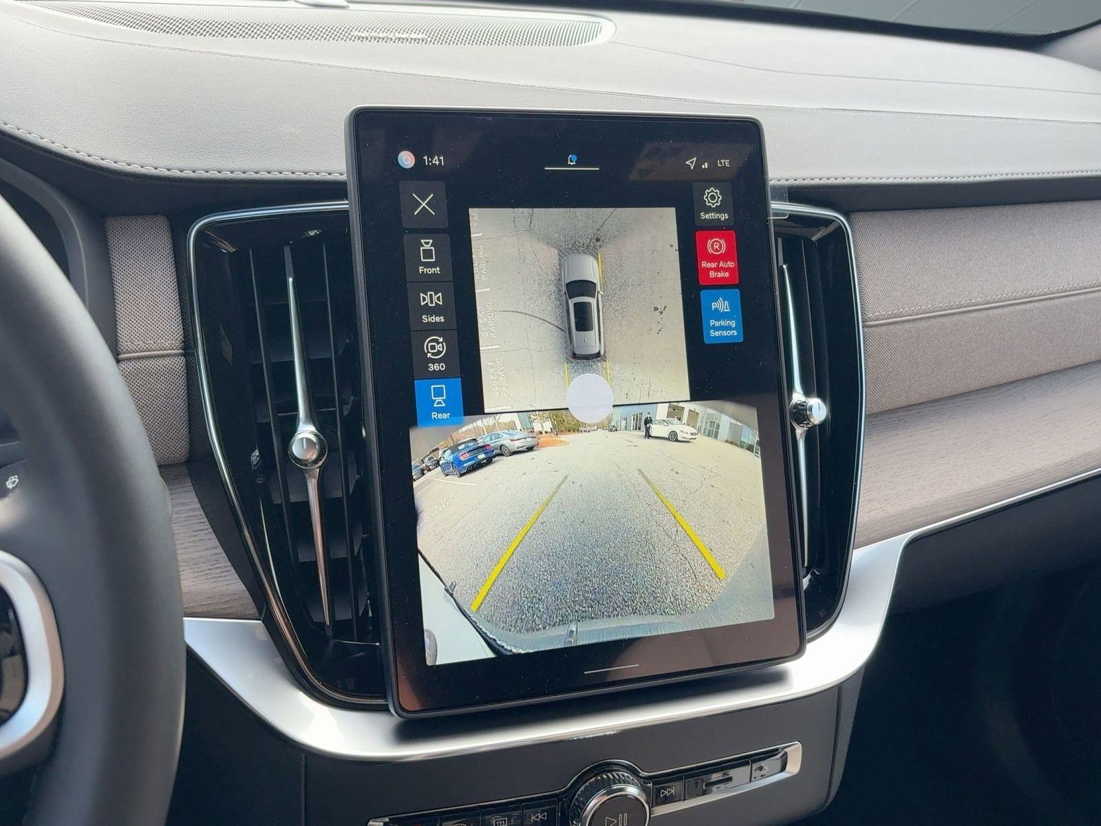 New 2026 Volvo XC90 B6 Plus w/ Protection Package Premier image 23