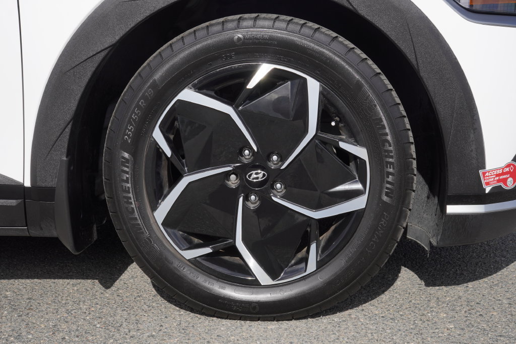 Used 2024 Hyundai Ioniq 5 SE RWD image 11